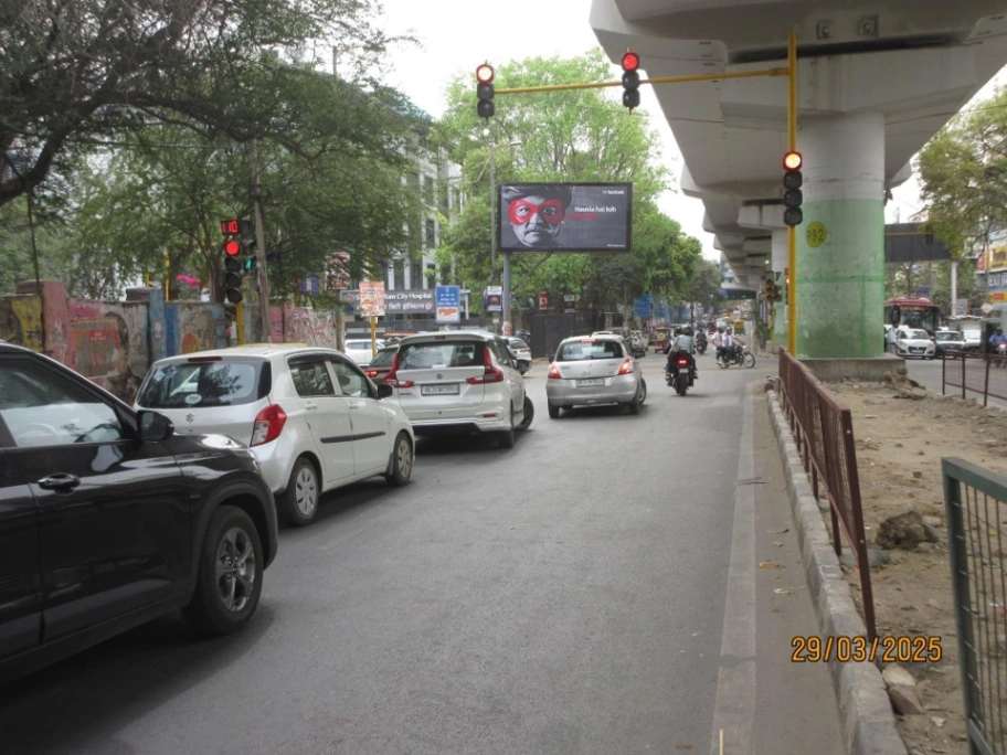 Unipole Advertising in Karol Bagh Citi Hospital Crossing (Link Road to Patel Nagar)