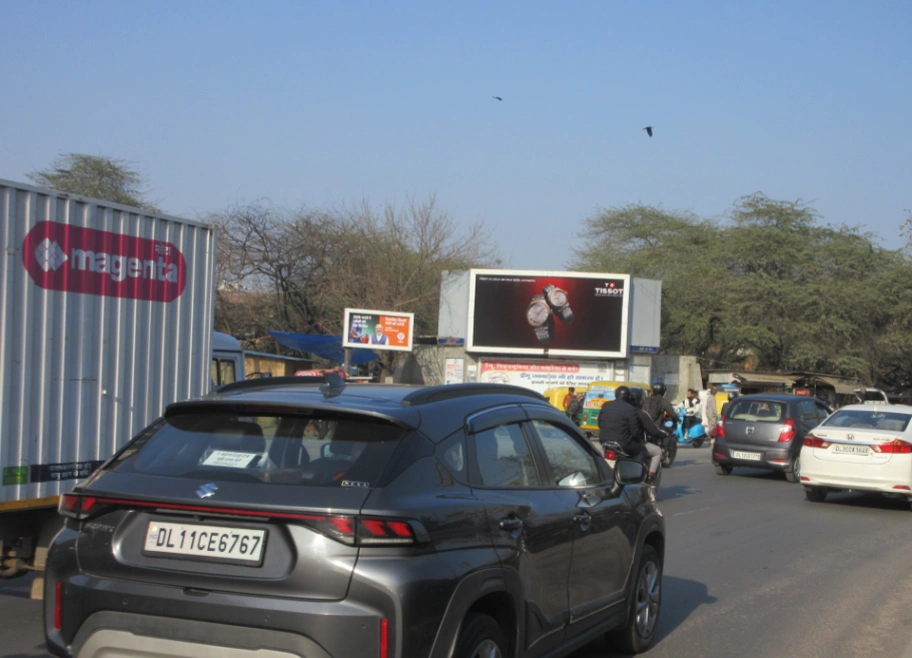 MG Road, Andheria More Crossing