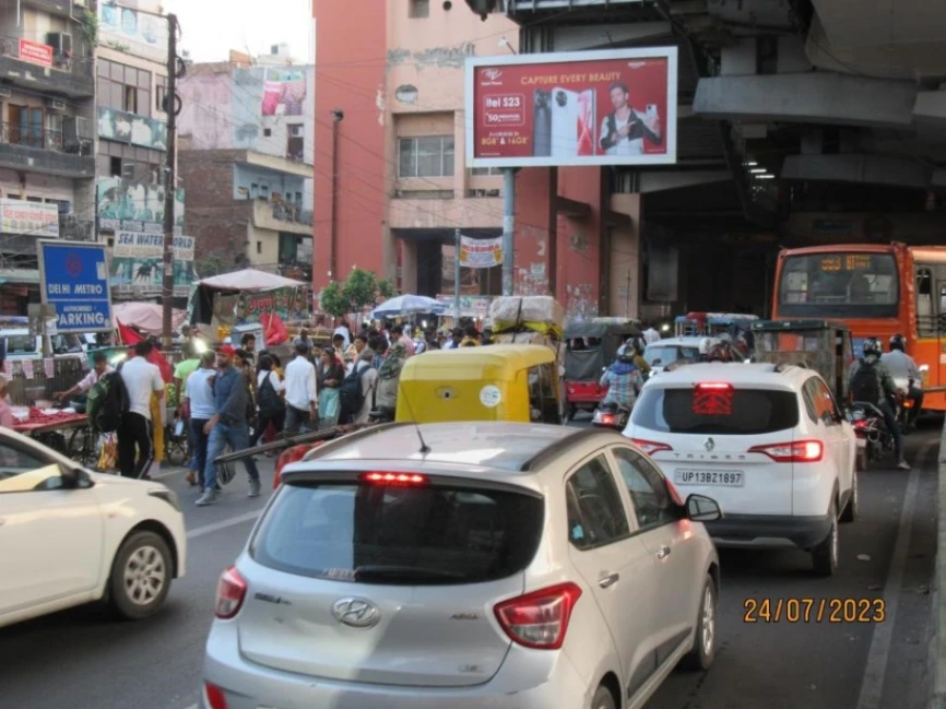 Unipole Advertising in Uttam Nagar Metro Station