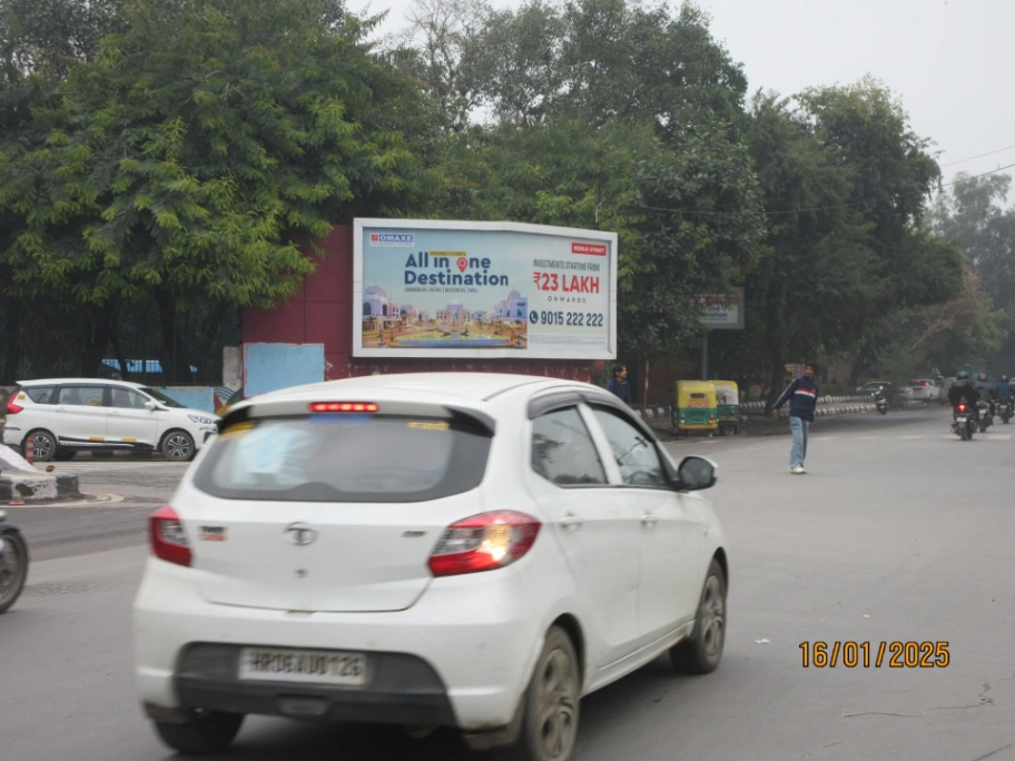 New Friends Colony Crossing, Mathura Road