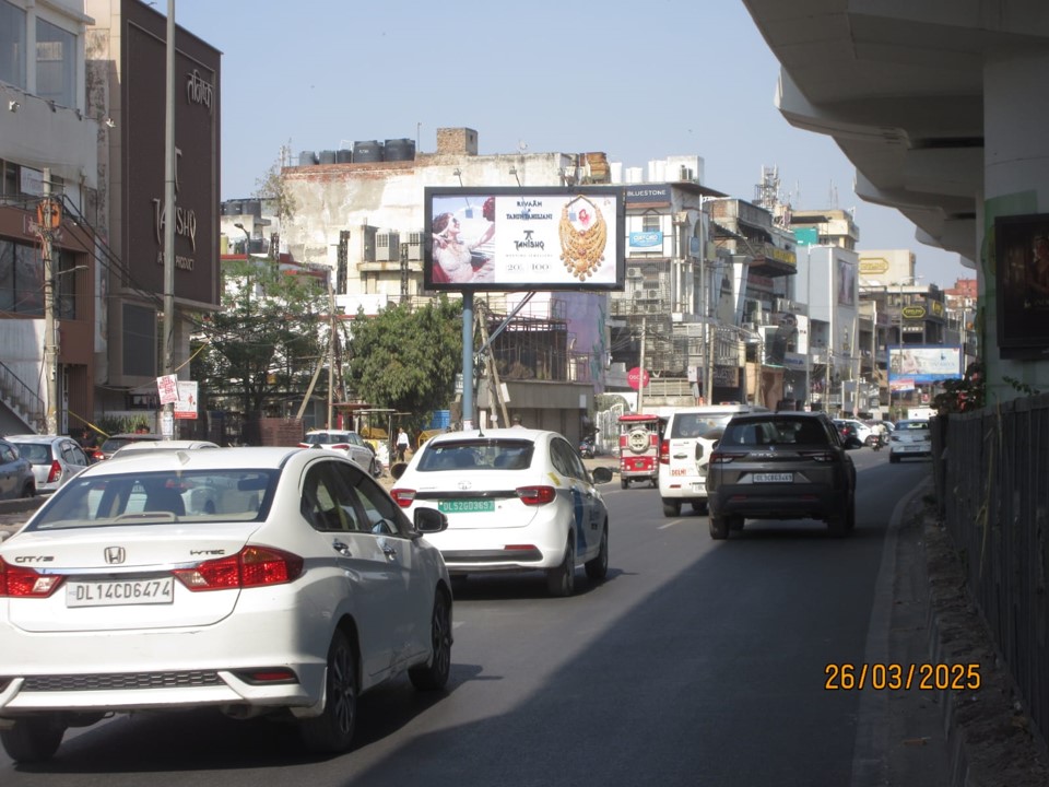 Unipole Advertising in Rajouri Garden – Outside Tanishq Showroom