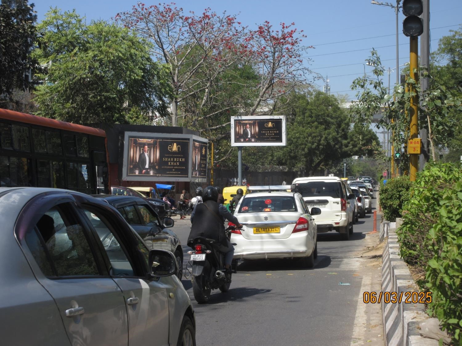Unipole Advertising in Bhogal Crossing
