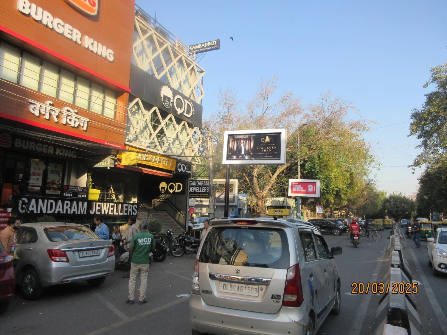 Unipole Advertising in Lajpat Nagar Main Market – Outside Burger King