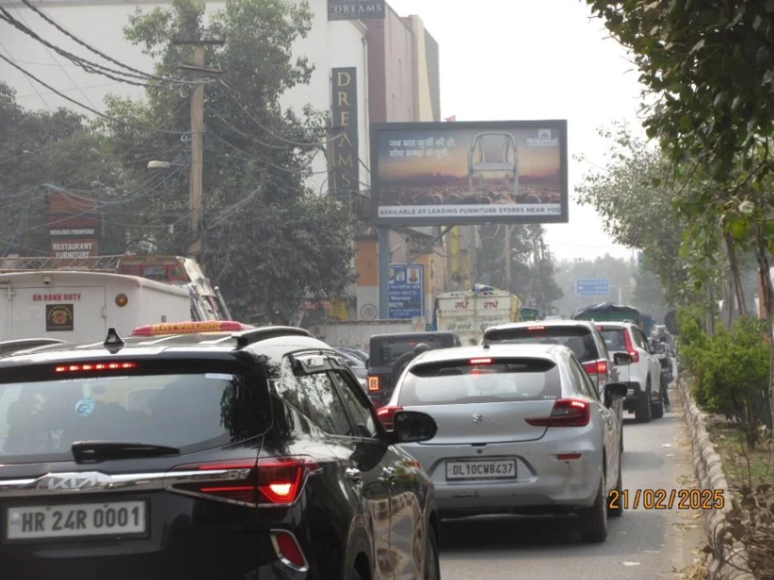 Unipole Advertising in Kirti Nagar Furniture Market – Opp Bharat Petroleum