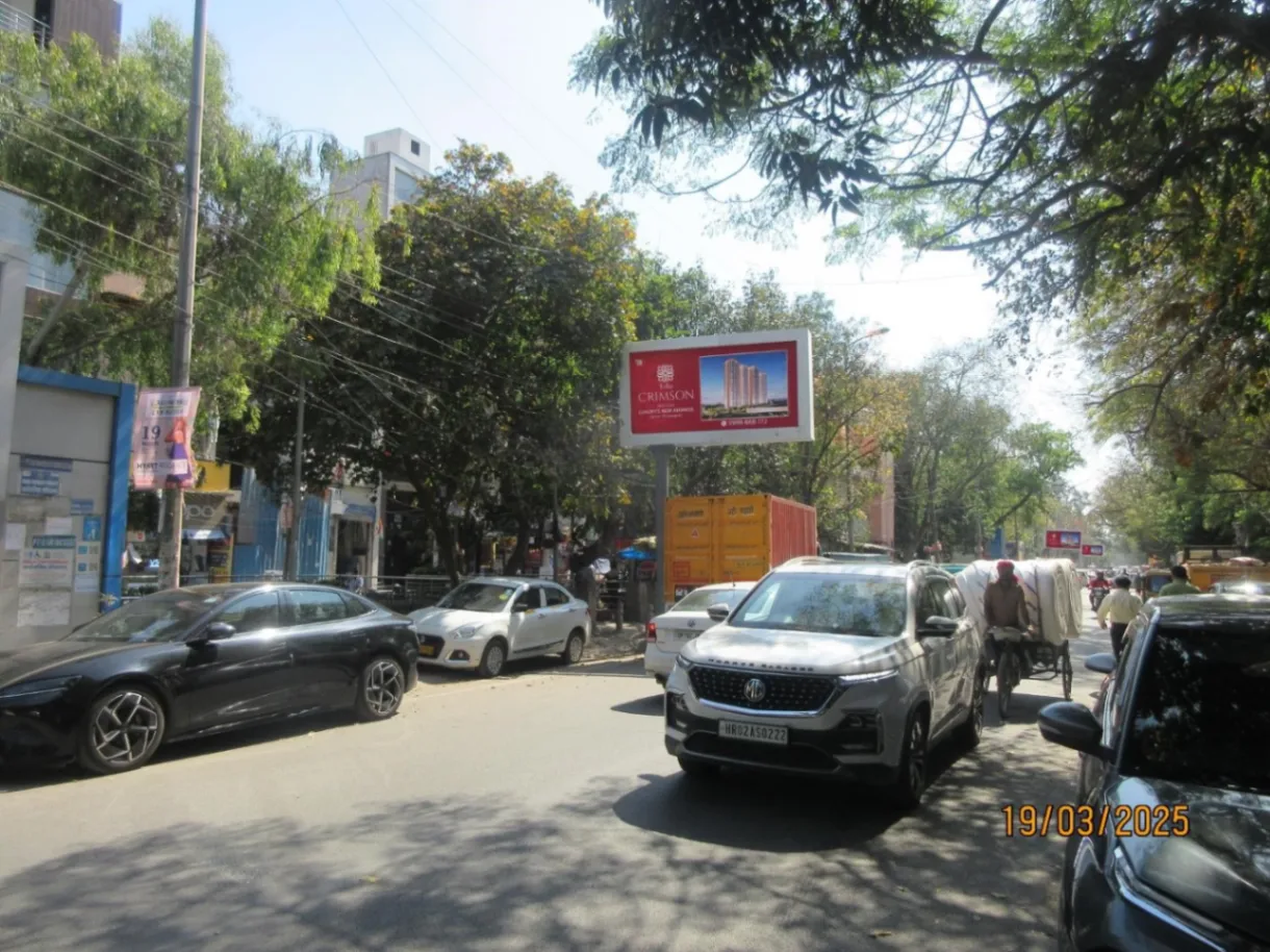 Unipole Advertising in Malviya Nagar Market – Decor Kart