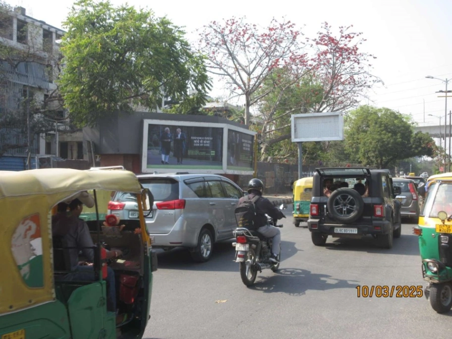 Bhogal Crossing (Ashram to Delhi Golf Club & India Gate)