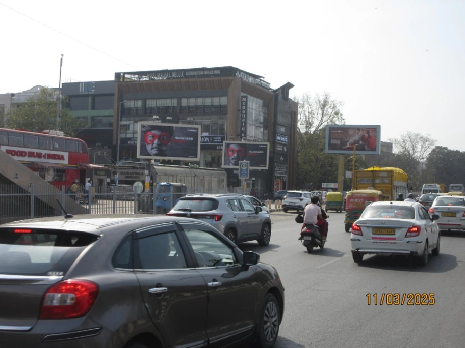 Unipole Advertising in South Extn., Ring Road - Towards AIIMS - set 0f 02