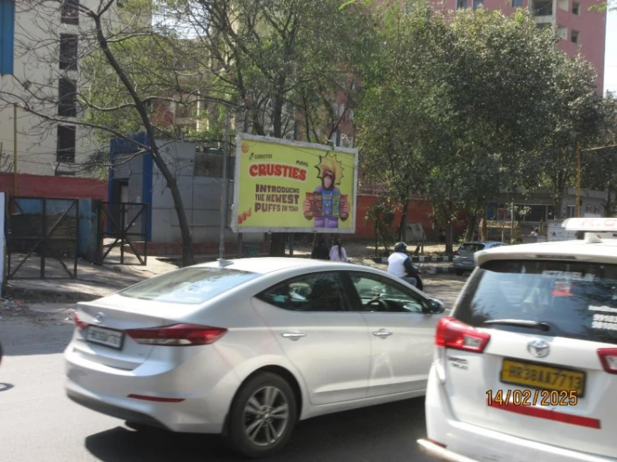 Unipole Advertising in IIT Outer Ring Road