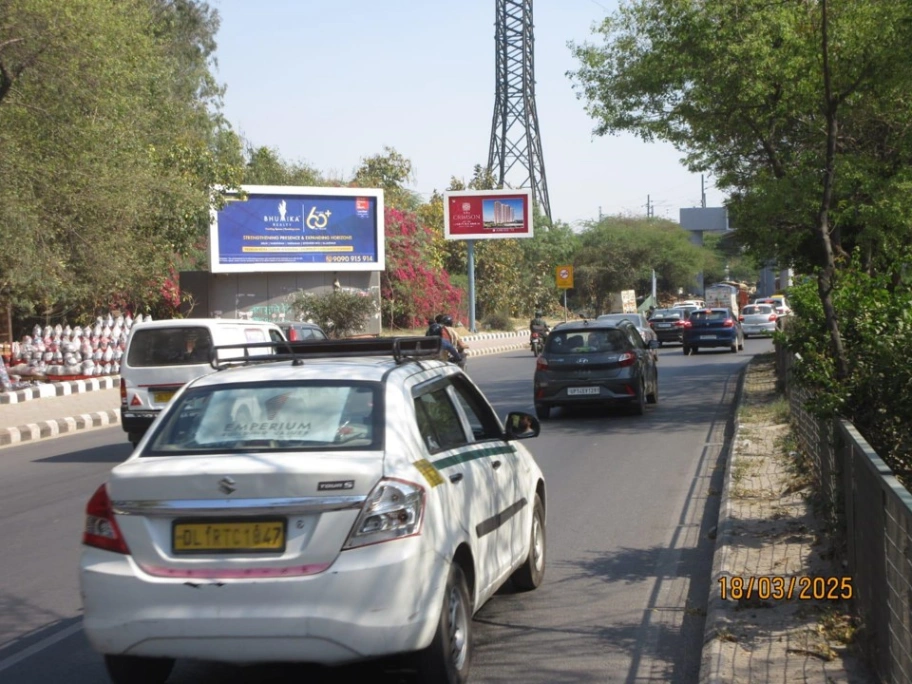 Sarita Vihar, District Park