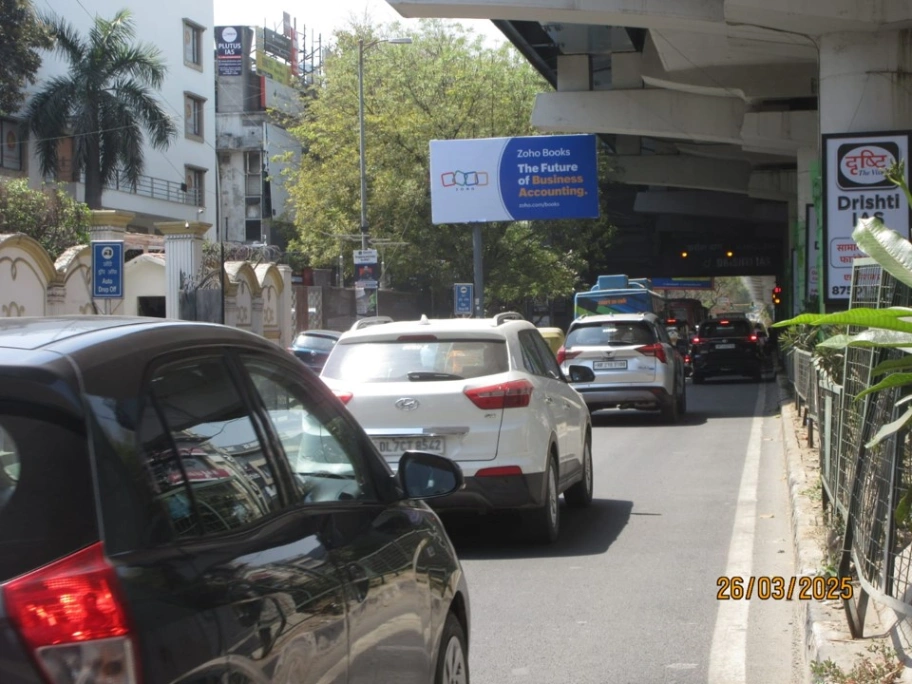 Unipole Advertising in Karol Bagh Metro Station (Karol Bagh to Siddharth Hotel)