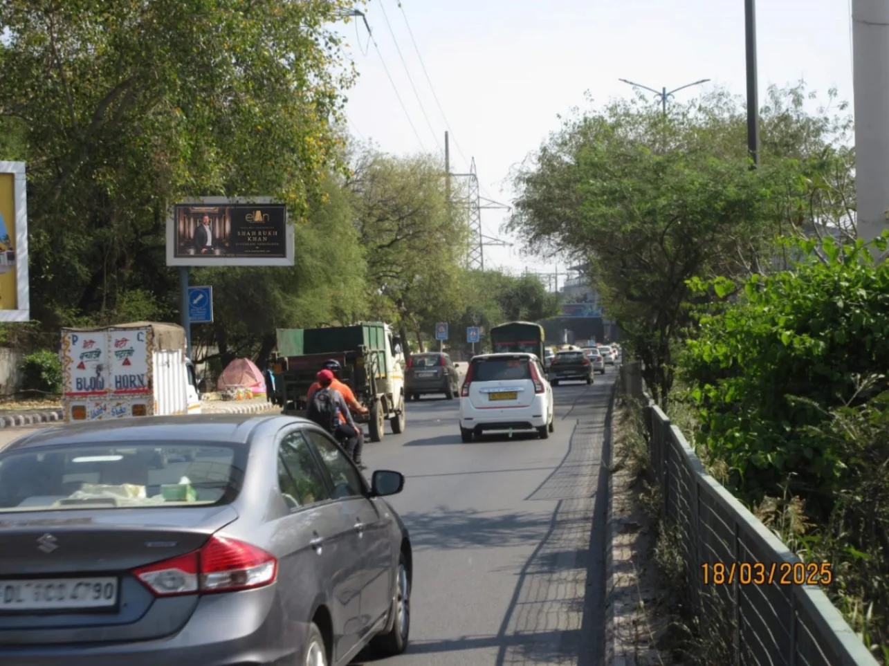 Unipole Advertising in Sarita Vihar – Mathura Road