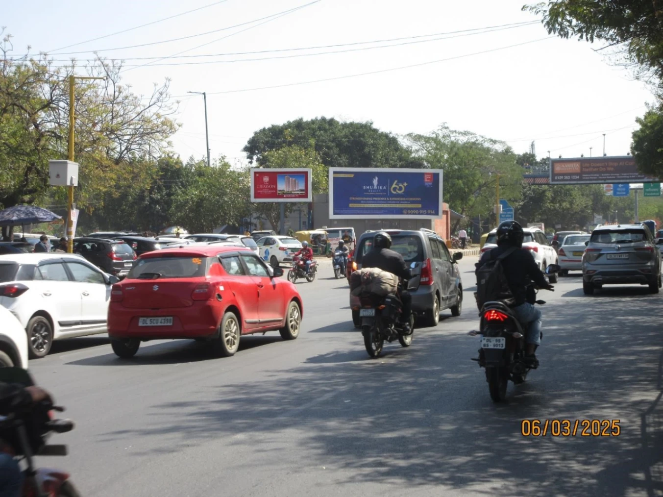 Outside Apollo Hospital, Mathura Road